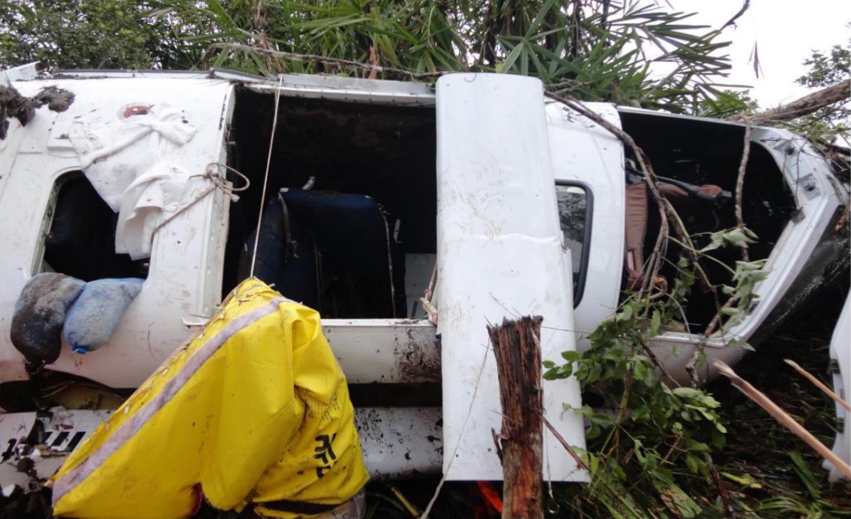 Inverted Wreckage of Heavilift Sikorsky S-76C+ PK-FUP (Credit KNKT/NYSC)